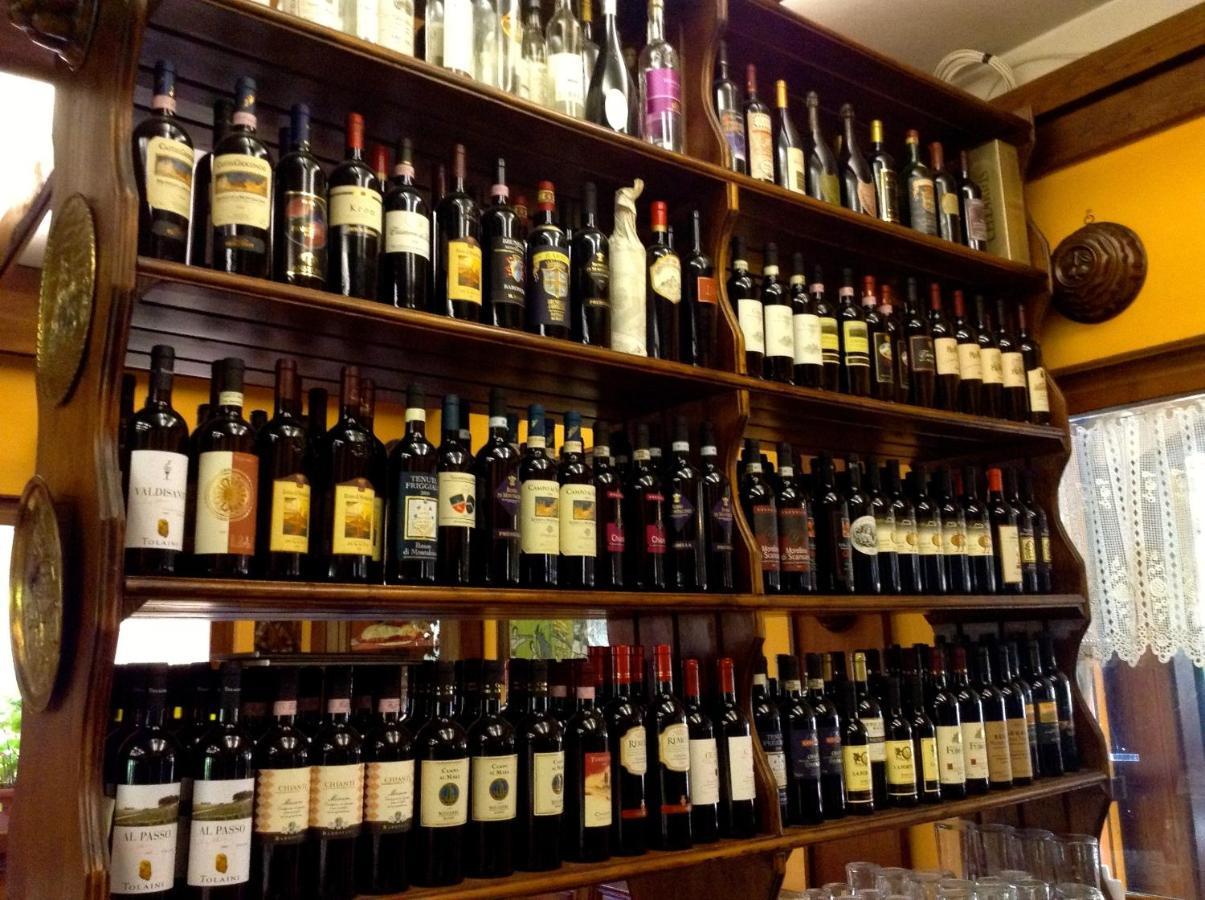Albergo Ristorante Da Carlino Castelnuovo di Garfagnana Exteriör bild